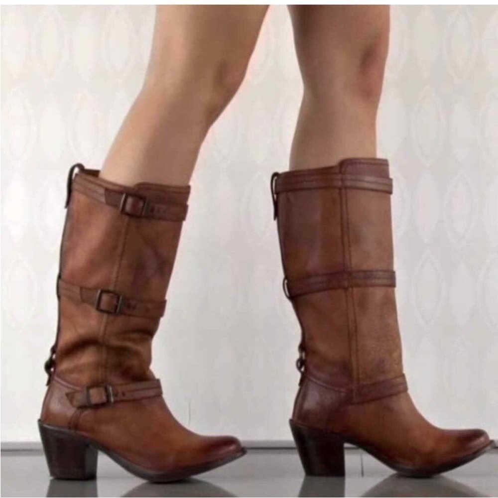 Frye Carmen boots brown size 9